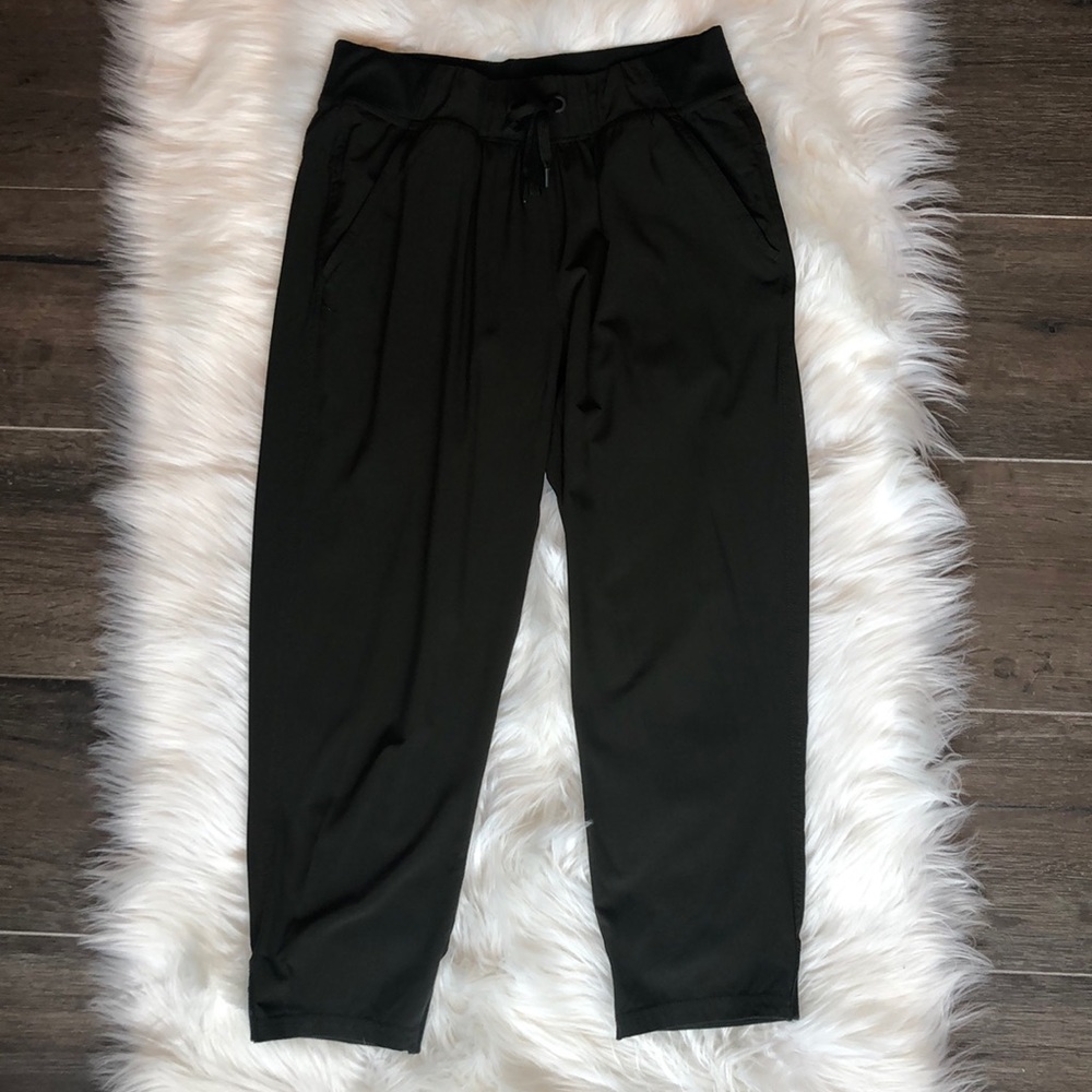 Champion Casual Capri Pants